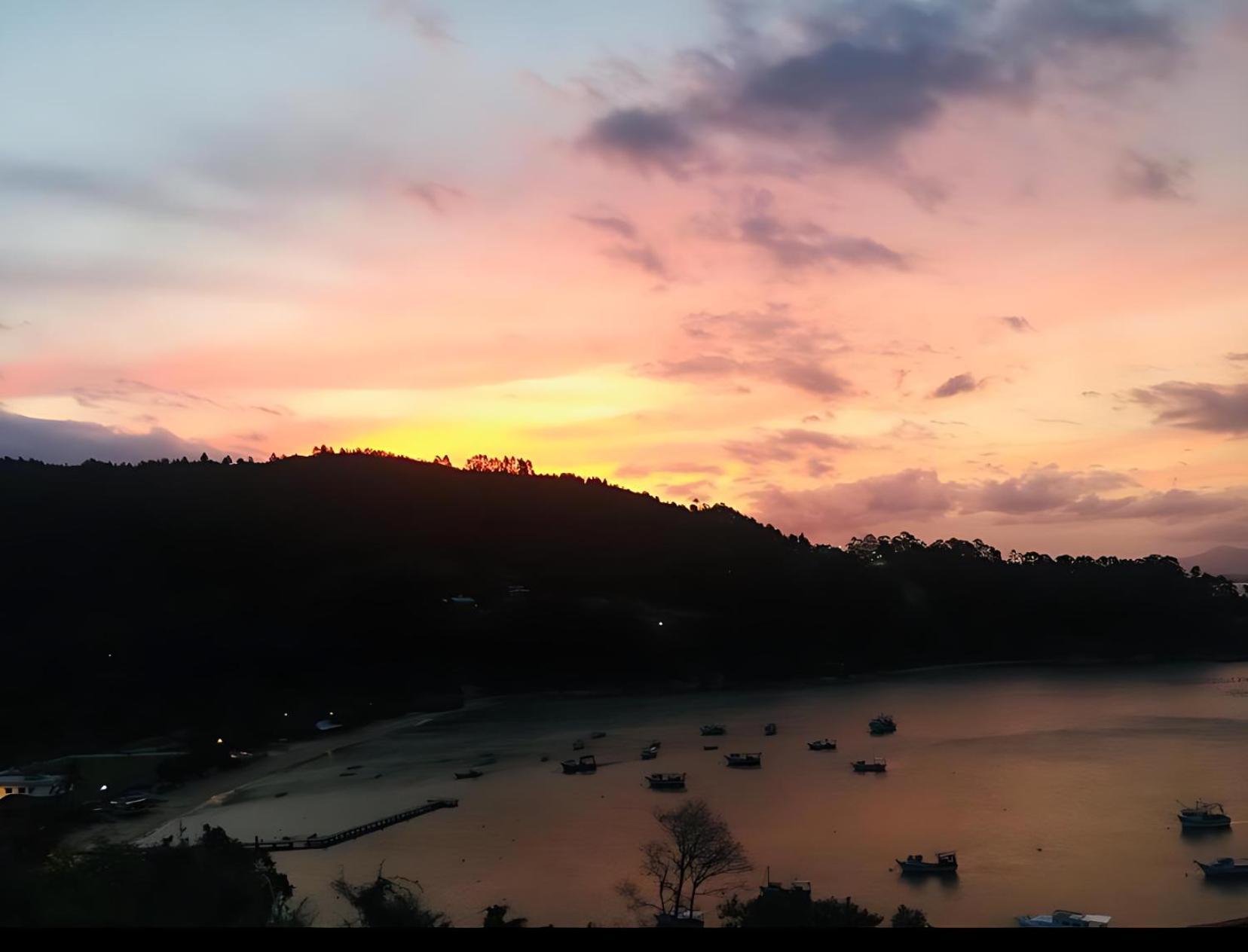 Mar De Bougainville Governador Celso Ramos Buitenkant foto